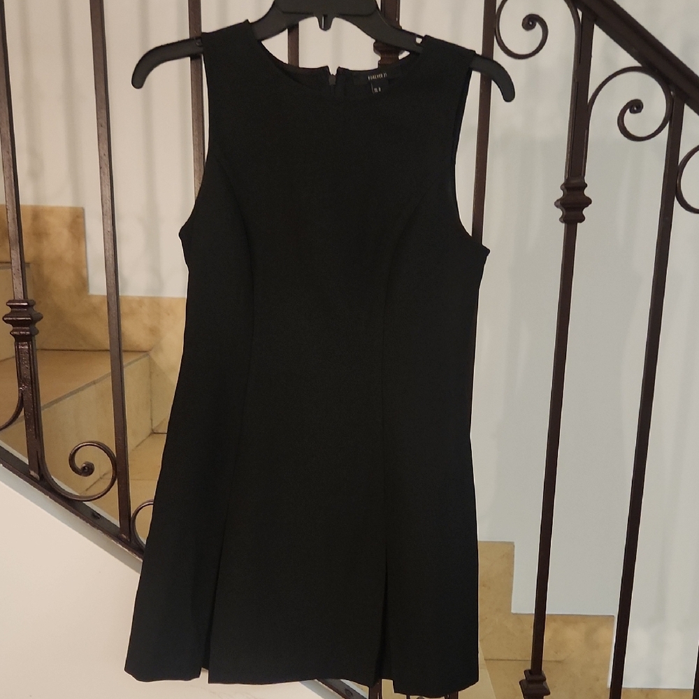 Elegant Black Sleeveless Dress